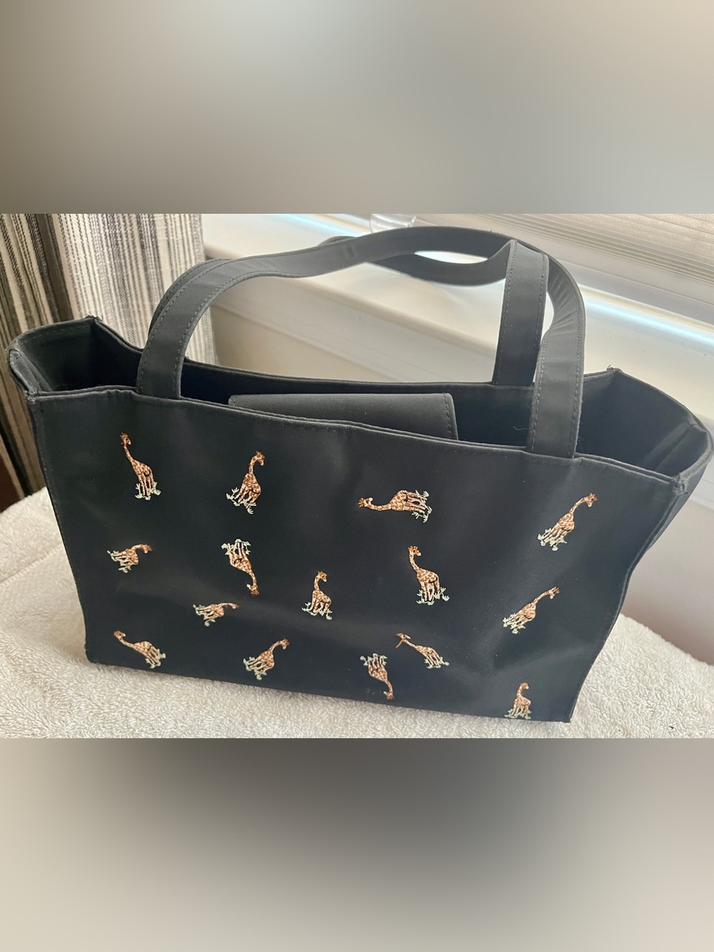Tianni Black Purse 7x11 Embroidered
Giraffe Pattern Shoulder Handbag
Purse